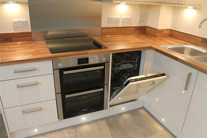 1 Bedroom Flat For Sale In Central Point, Feathers Lane, Basingstoke, Hampshire, RG21
