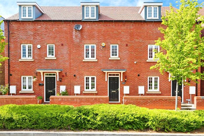 4 Bedroom Town House For Sale In Heaton Road, Bicester, Oxfordshire, OX26