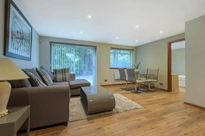 1 Bedroom Bungalow To Rent In Virginia Water, Surrey, GU25