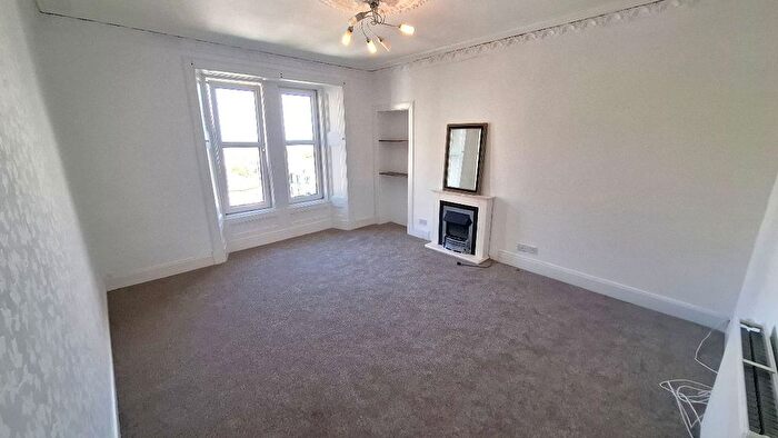 2 Bedroom Flat To Rent In Springhill, Dundee, DD4
