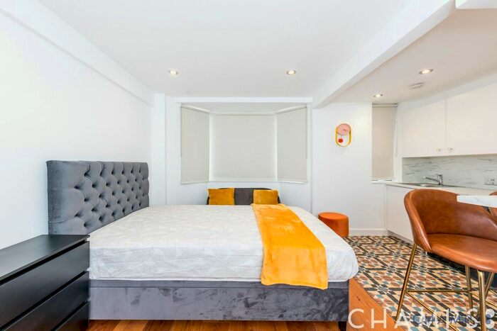 1 Bedroom Studio For Sale In Chelsea Cloisters, Sloane Avenue, Chelsea, SW3