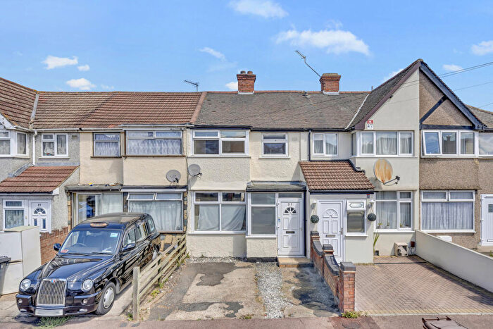 3 Bedroom Terraced House For Sale In Beam Avenue, Dagenham, RM10
