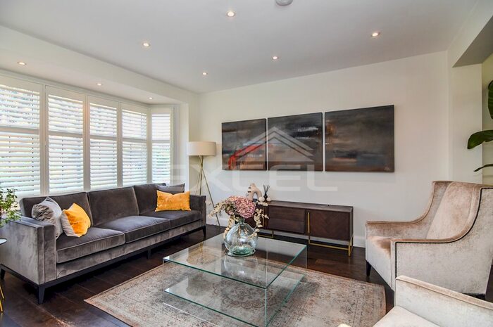 3 Bedroom Flat To Rent In Cornwood Close, Hampstead Garden Suburb, London, N2