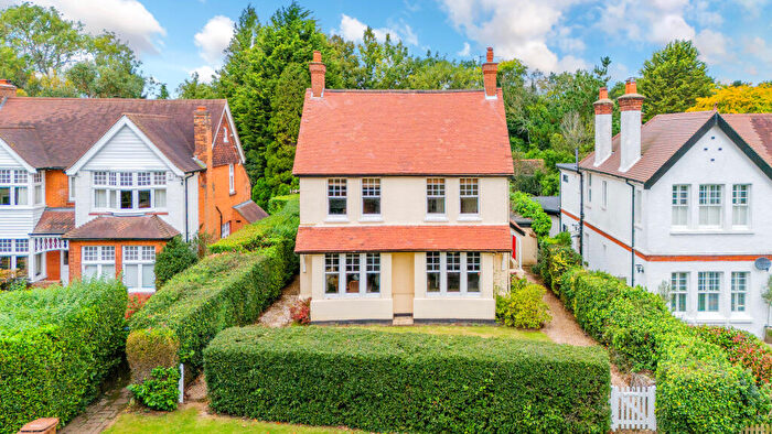 6 Bedroom House For Sale In Chapel Road, Tadworth, KT20