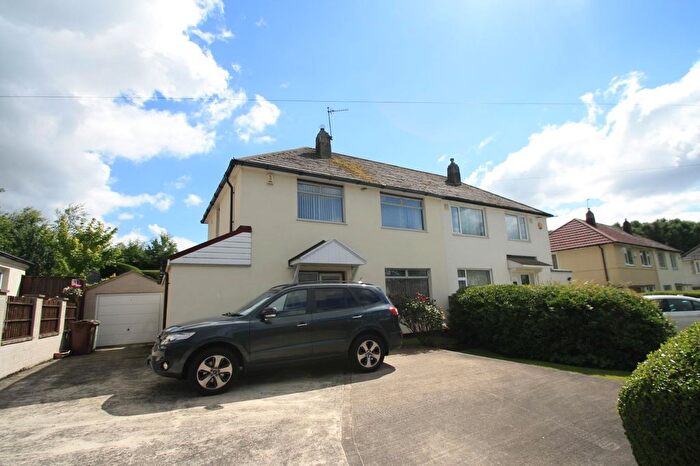 3 Bedroom Semi-Detached House To Rent In Boundary Farm Road, Leeds, West Yorkshire, LS17