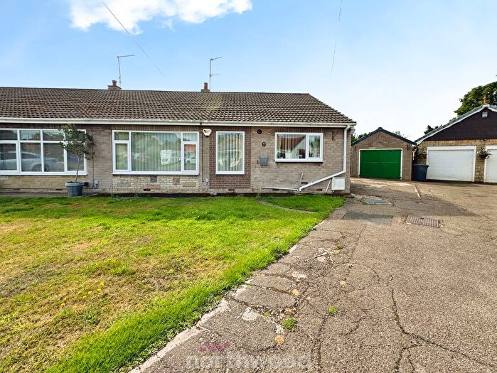 3 Bedroom Semi Detached Bungalow For Sale In Park Crescent, Thorne, Doncaster, DN8
