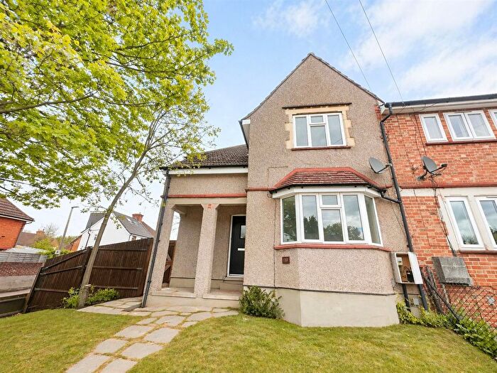 3 Bedroom Semi Detached House To Rent In Rickmansworth Road, Watford, WD18