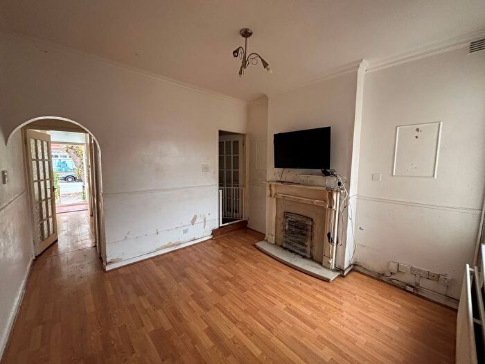 2 Bedroom End Of Terrace House For Sale In Broad Street, Coventry, West Midlands, CV6