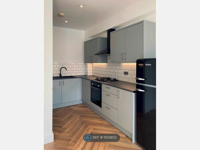 1 Bedroom Flat To Rent In The Warehouse, London, N14