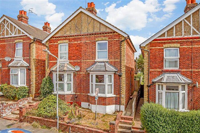 2 Bedroom Semi-Detached House For Sale In Cambrian Road, Tunbridge Wells, Kent, TN4