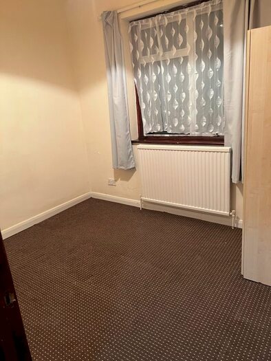 1 Bedroom Flat To Rent In Elgin Road, Ilford IG3