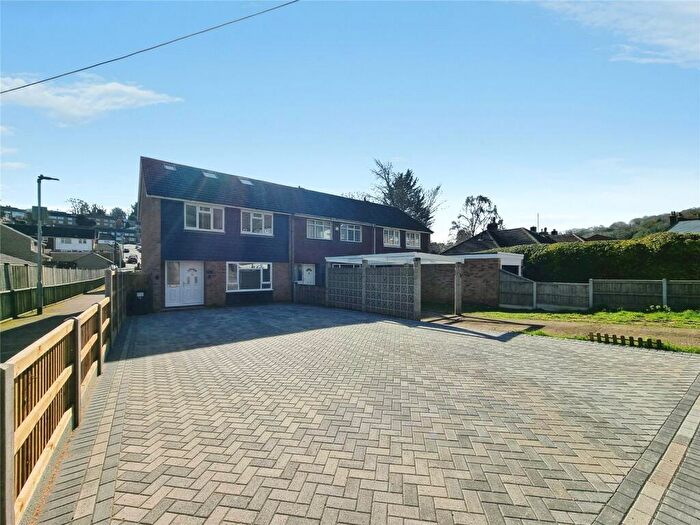 4 Bedroom End Of Terrace House To Rent In Princes Avenue, Chatham, Kent, ME5