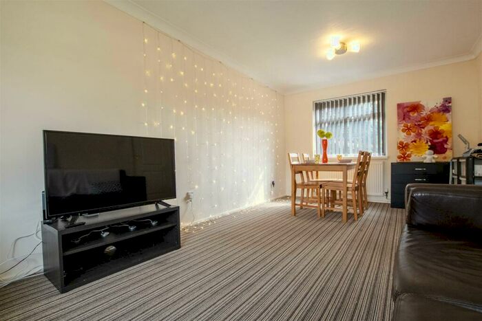 2 Bedroom House To Rent In Leahurst Crescent, Birmingham, B17