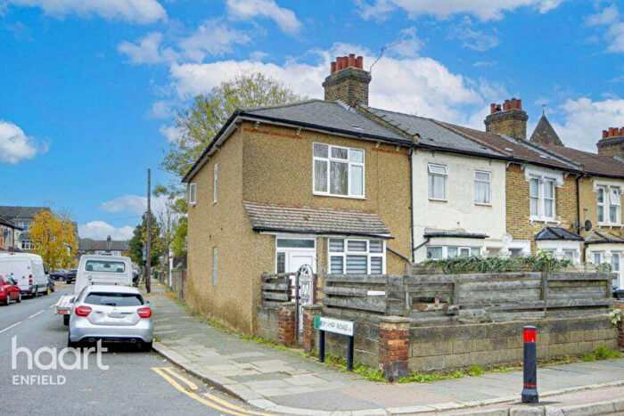 4 Bedroom End Of Terrace House To Rent In Bury Street, London, N9