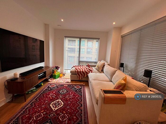 2 Bedroom Flat To Rent In Lismore Boulevard, London, NW9