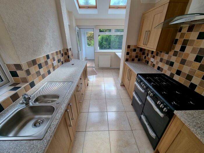 3 Bedroom Detached House To Rent In Beecher Road, Halesowen, West Midlands, B63