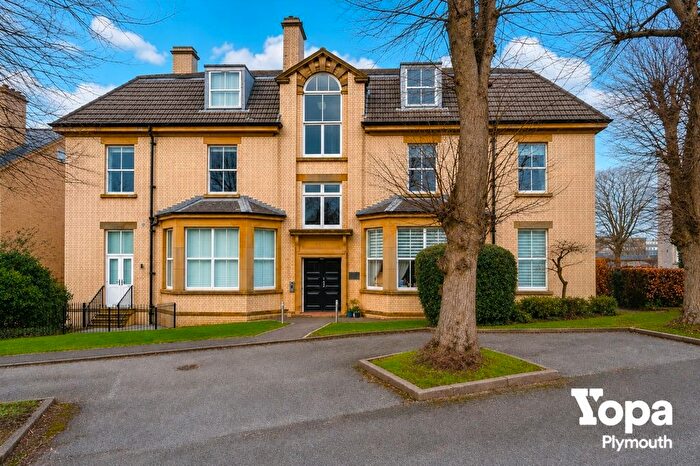 2 Bedroom Flat For Sale In Craigie Drive, Plymouth, PL1