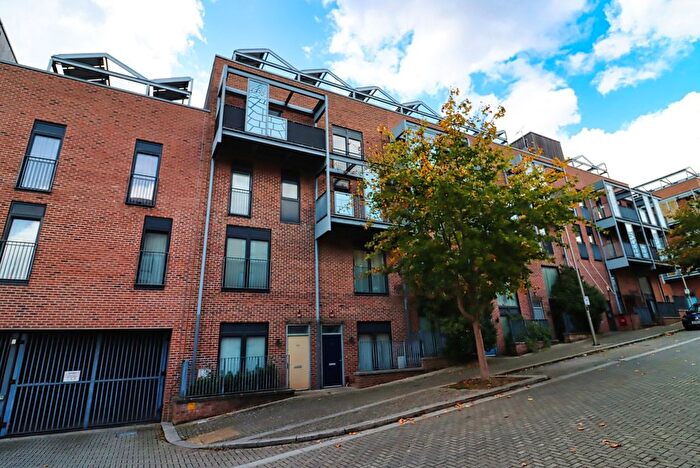 4 Bedroom Town House To Rent In Columbia Place, Campbell Park, Milton Keynes, Buckinghamshire, MK9