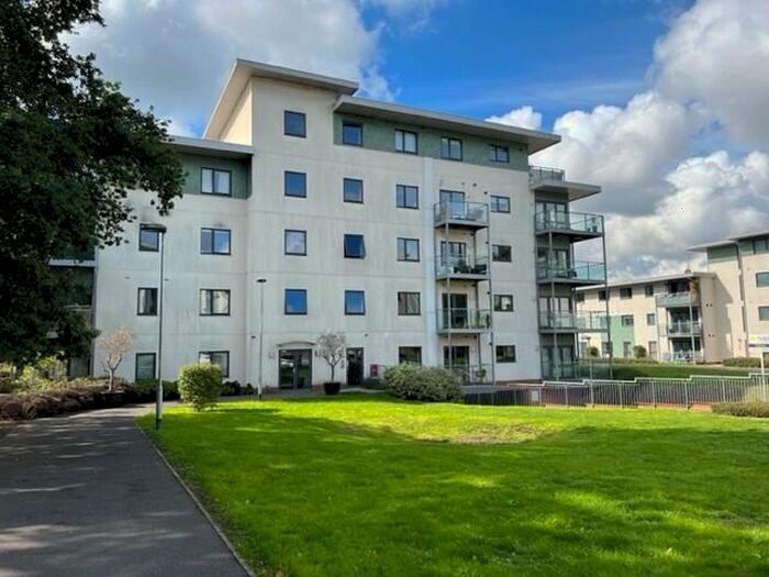 2 Bedroom Flat To Rent In Rollason Way, Brentwood, CM14