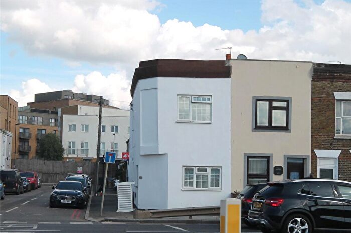 2 Bedroom Apartment For Sale In Purley Way, Croydon, CR0