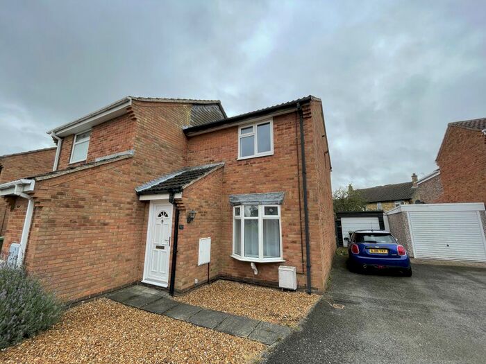 3 Bedroom Semi-Detached House To Rent In Maple Court, Yaxley, Peterborough, PE7