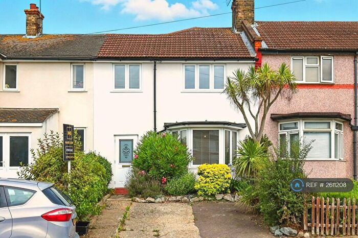 3 Bedroom Terraced House To Rent In Manchester Drive, Leigh-On-Sea, SS9