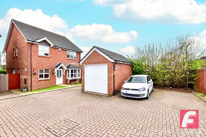 4 Bedroom Detached House To Rent In Meadowside, Watford, Hertfordshire, WD25