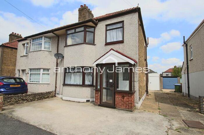 3 Bedroom Semi-Detached House To Rent In Somerhill Road, Welling, DA16