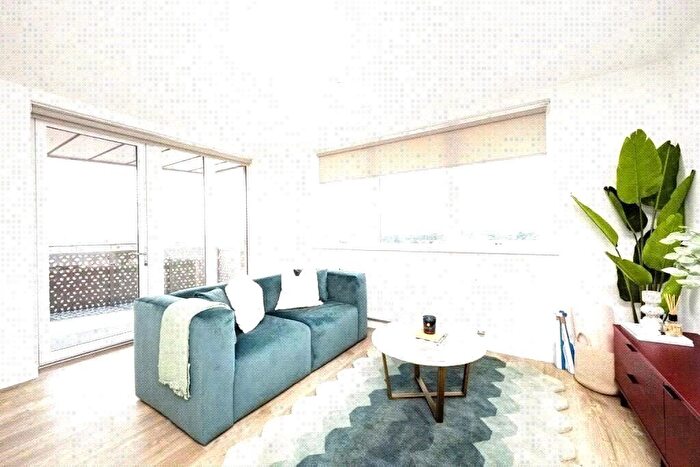 2 Bedroom Flat To Rent In Elmsleigh Road, Staines-Upon-Thames, Surrey, TW18