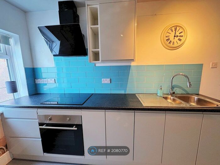 Studio To Rent In Rosebery Avenue, Llandudno, LL30