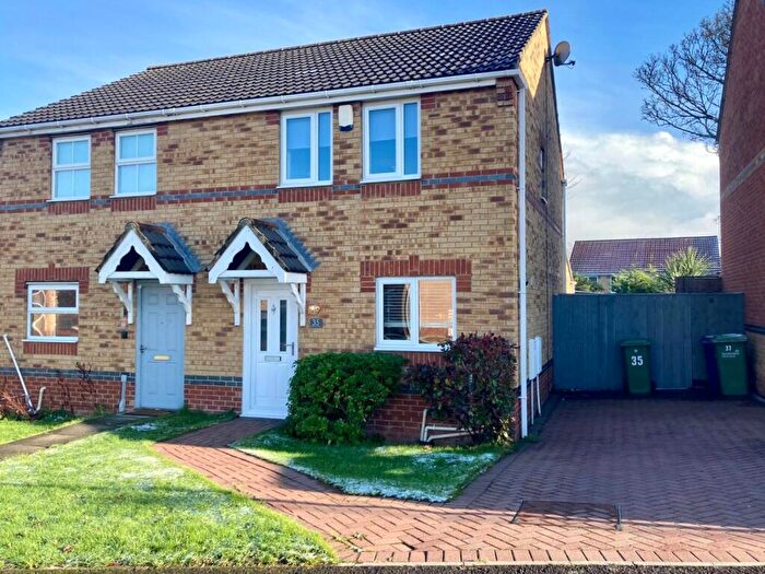 3 Bedroom Semi-Detached House For Sale In Halesworth Drive, Sunderland, Tyne And Wear, SR4