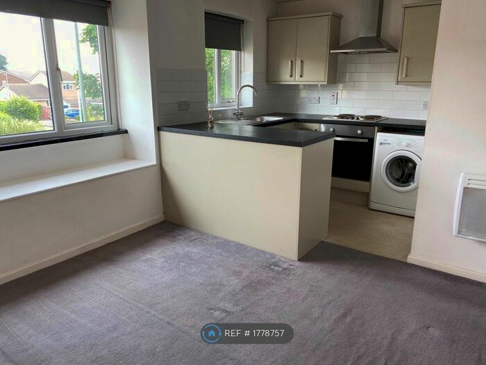 1 Bedroom Flat To Rent In Norman Drive, Mirfield, WF14