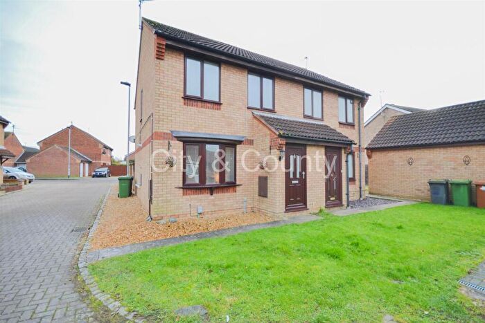 3 Bedroom Semi Detached House For Sale In Mardale Gardens, Peterborough, PE4