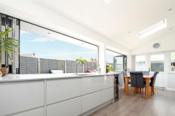 3 Bedroom Semi-Detached House For Sale In Waveney Road, Ipswich, IP1
