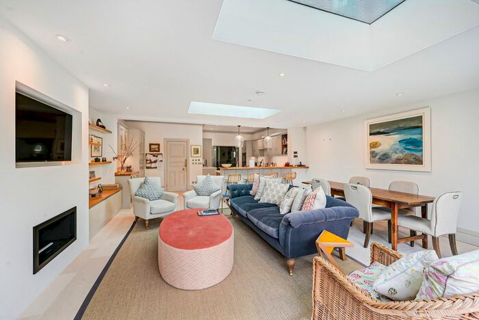 4 Bedroom Terraced House To Rent In Daisy Lane, London, SW6