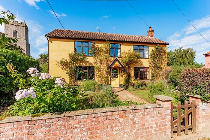 4 Bedroom Cottage For Sale In The Street, Metfield, IP20