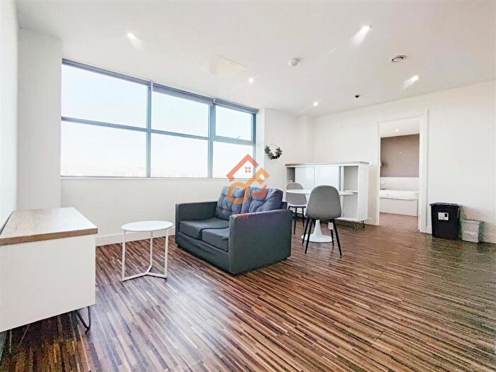 2 Bedroom Flat To Rent In Westpoint, Chester Road, Manchester, M16