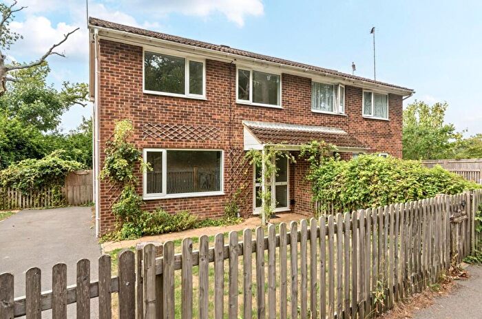 3 Bedroom Semi-Detached House For Sale In Stoke Common Road, Bishopstoke, SO50