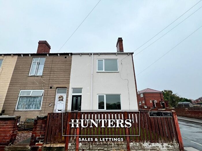3 Bedroom Property To Rent In Green Lane, Cutsyke, Castleford, WF10