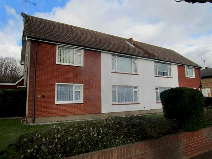 2 Bedroom Flat To Rent In Woodgrange Drive, Southend-on-sea, SS1