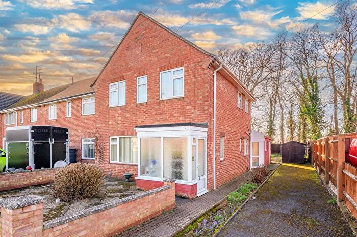 3 Bedroom End Of Terrace House For Sale In The Crescent, Burton Latimer, Kettering, NN15