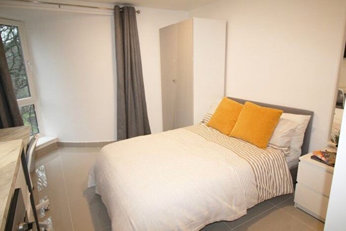 1 Bedroom Flat To Rent In Clarendon Road, Leeds, LS2