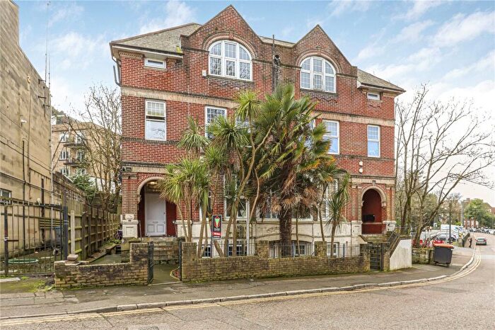 2 Bedroom Apartment For Sale In Glenfern Road, Bournemouth, Dorset, BH1