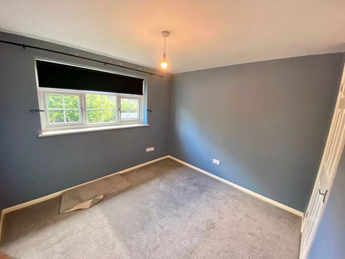 4 Bedroom Terraced House To Rent In Grove Park Road, Woodside, LU1