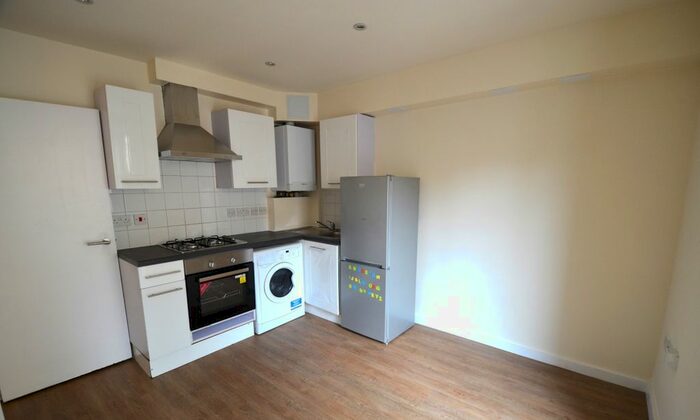 1 Bedroom Flat To Rent In Cephas Avenue, London, E1