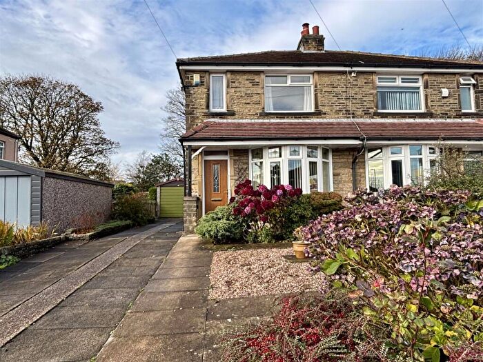 2 Bedroom Semi-Detached House For Sale In Deanstones Crescent, Queensbury, Bradford, BD13