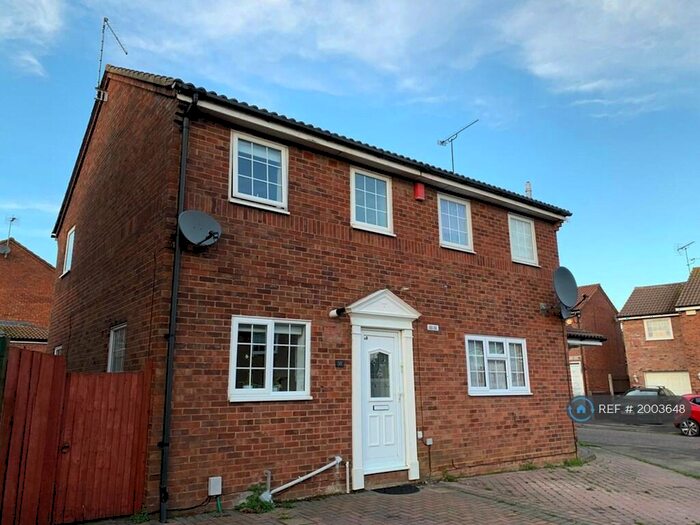 2 Bedroom Semi-Detached House To Rent In Barnston Close, Luton, LU2