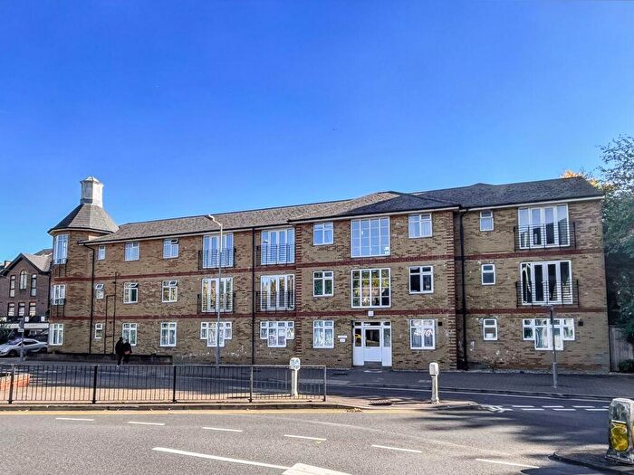 1 Bedroom Apartment To Rent In Temple End, High Wycombe, HP13