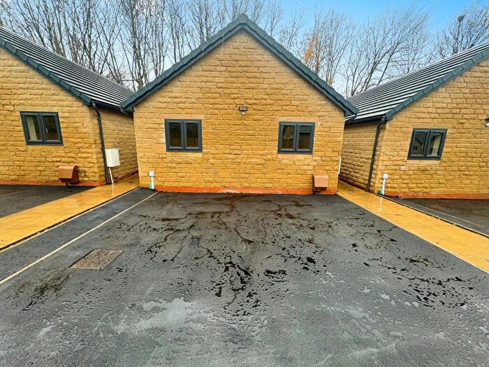 2 Bedroom Bungalow To Rent In Paddock Fields, Crosland Moor, Huddersfield, HD4