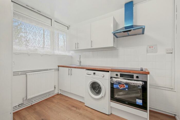 3 Bedroom Flat To Rent In Camden Road, Camden, N7